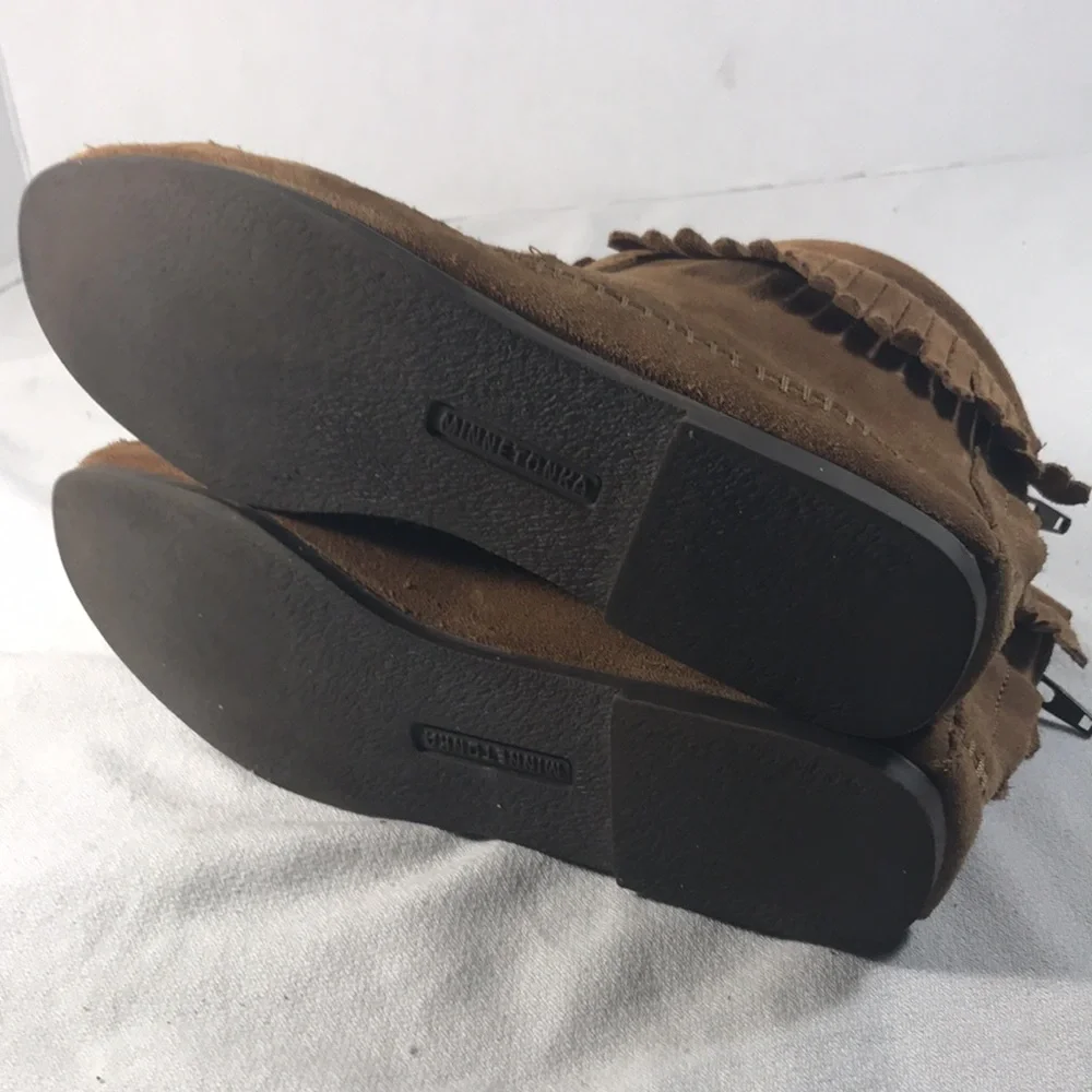 Minnetonka Women’s Dark Brown Suede Back Zip Fringe Hard Sole Ankle Bootie Shoes